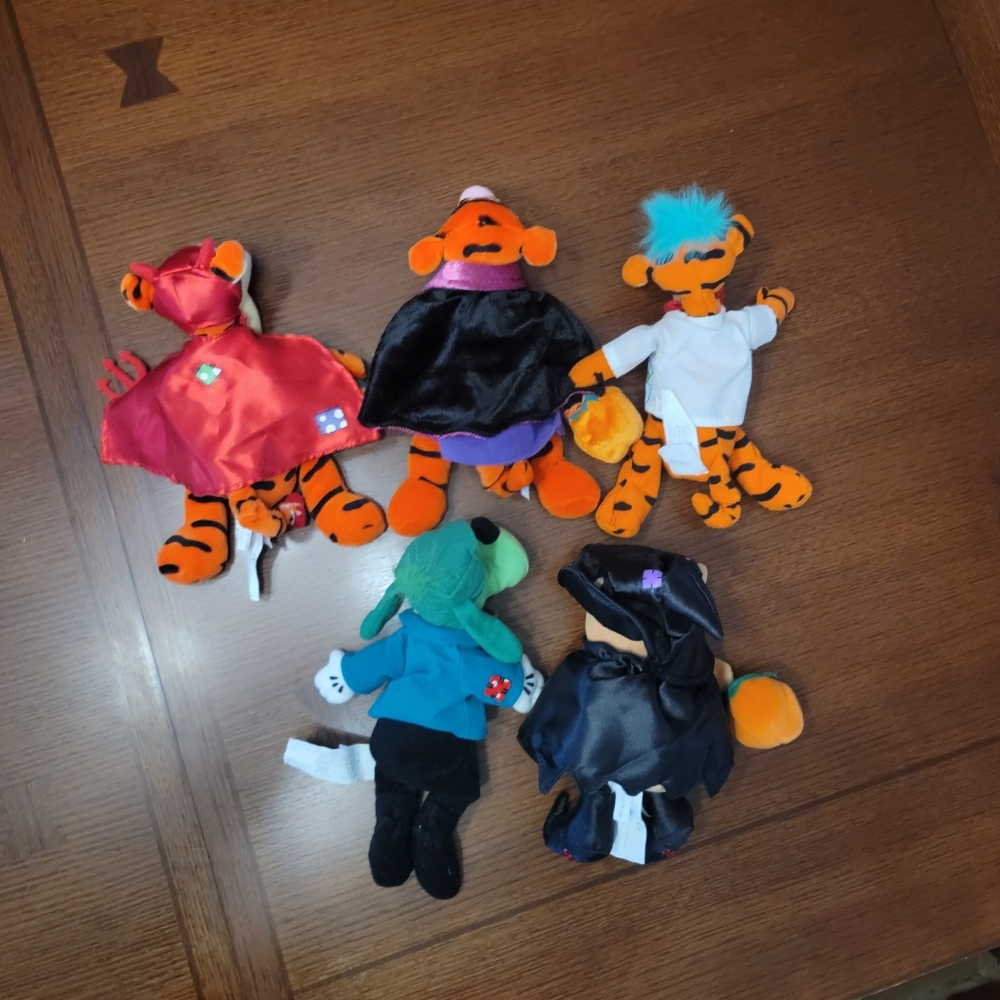 Disney Halloween Winnie The Pooh, Tigger, Goofy Beanie Lot - Picture 2 of 15